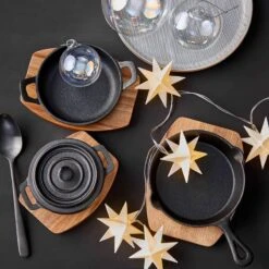 Mini Cocotte De Service HOT IRON 11 Mini Cocotte De Service HOT IRON -Ustensiles De Cuisine Magasin 1000364152 220719 022 MOOD DETAILS P000000001000364152 mood